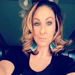 Meet your Posher, Courtney